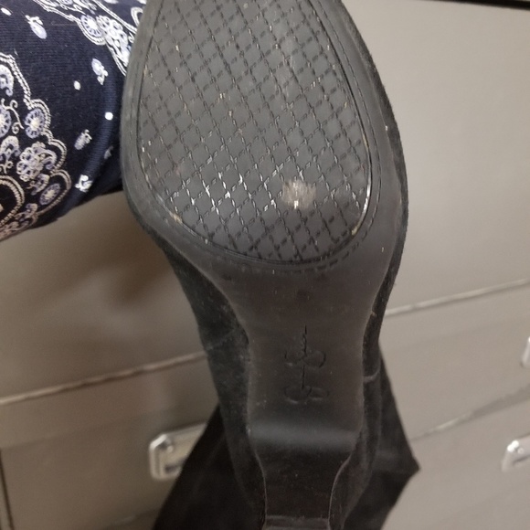 Boots - Picture 4 of 4